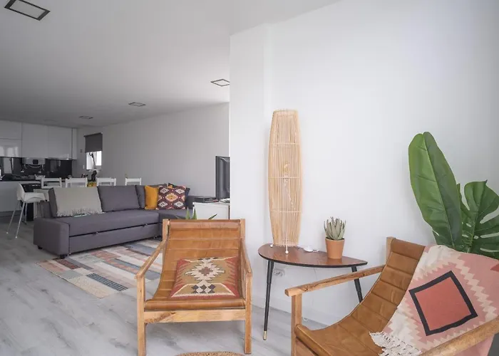 Foz - West Shore Retreat *